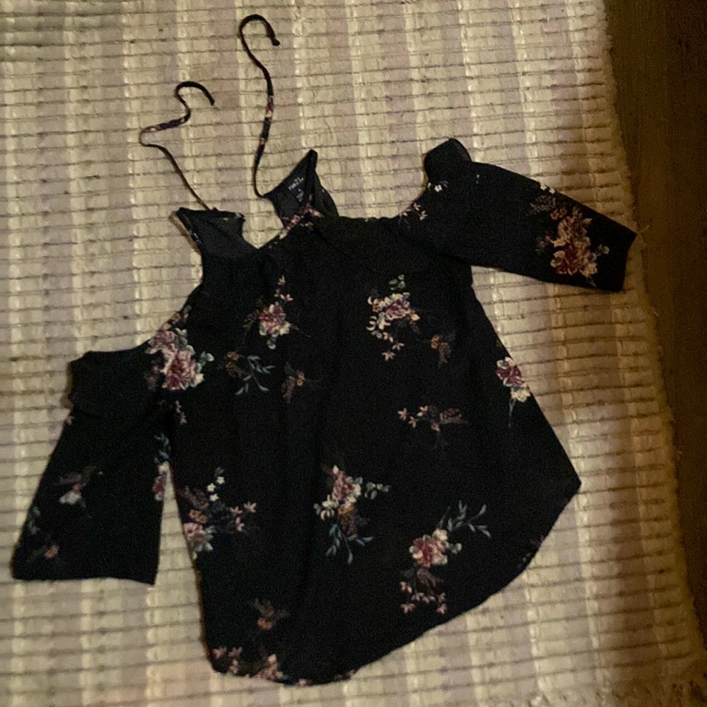 Rue 21 - Medium - Blouse